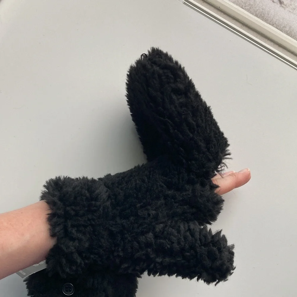 NWT - Express Black Fuzzy Mittens - Picture 3 of 5